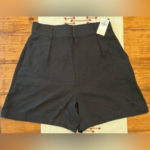 Abercrombie NWT Ultra High Rise Tailored Shorts